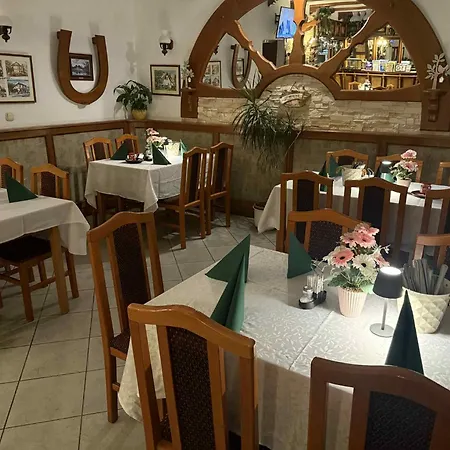 Park 营地 Hédervár